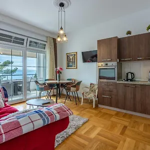 Lucia , Crikvenica Chorwacja